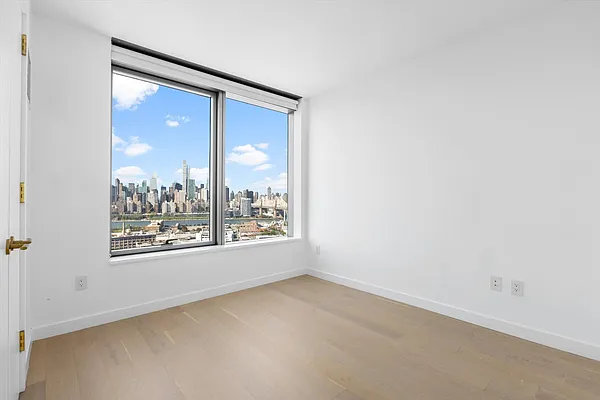 Rented by Fact Real Estate LLC | media 7