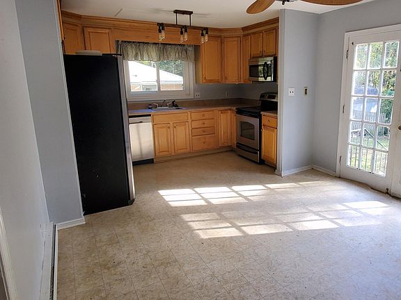 5th image of 2149 Woodmont Dr