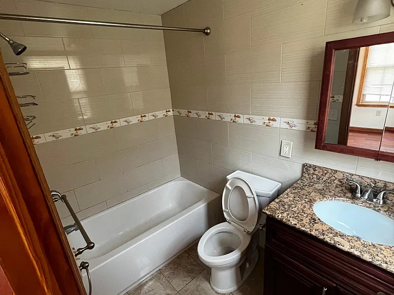 556 N 11th St #2 — Photo 3