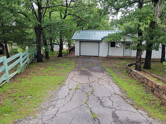 5th image of 300 Cedar Tree Dr
