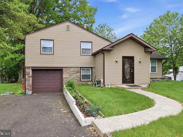 1111 Harriett Rd, Huntingdon Valley, PA 19006