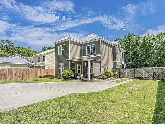 5th image of 44 Clearwater Dr