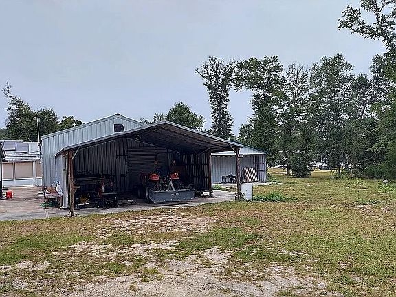 3rd image of 5671 Fort Rd