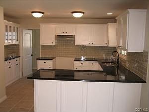 3rd image of 3646 N Shadyglen Dr