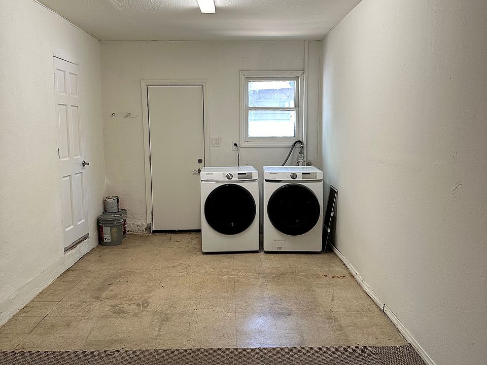 Fully size washer/dryer in garage