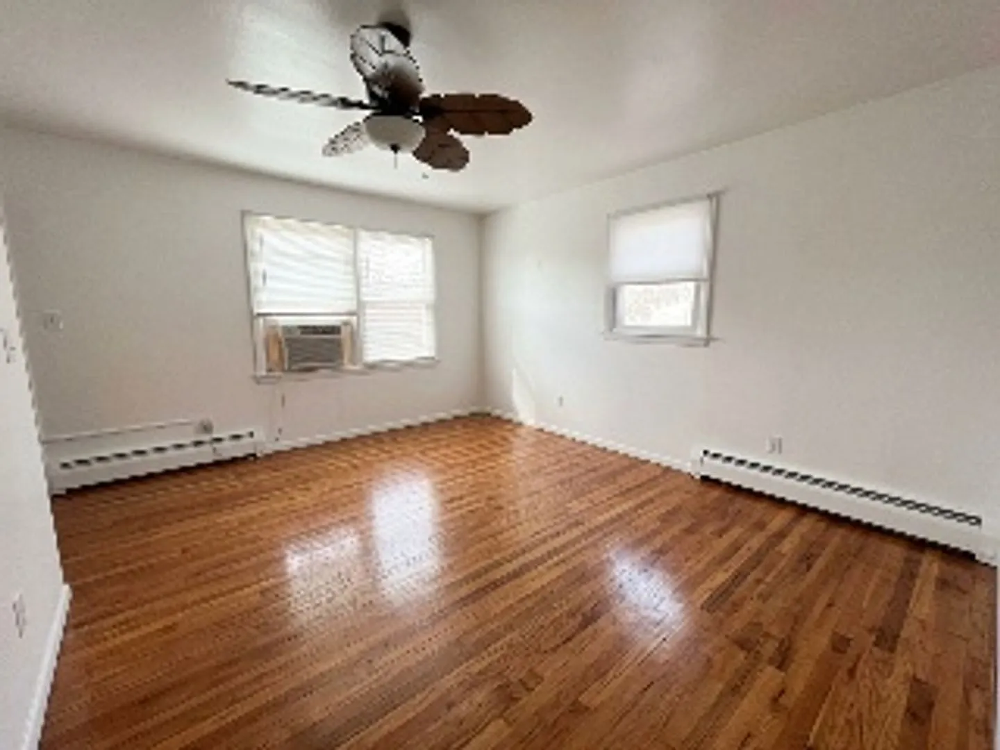 611 Wallace St — Photo 4