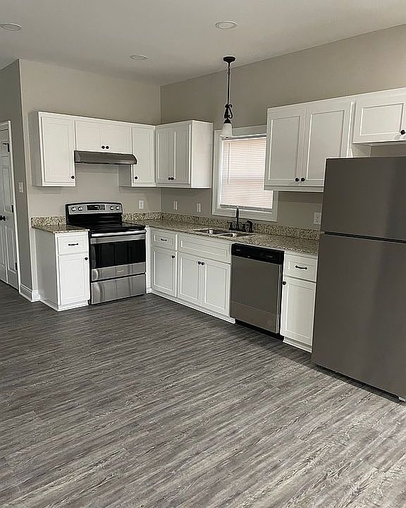 1st image of 3373 Julia St