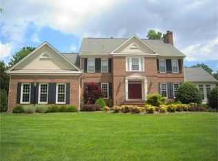 15568 Smithfield Pl, Centreville, VA 20120