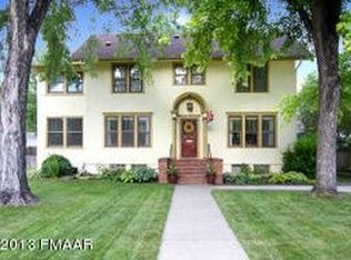 1212 7th St S, Fargo, ND 58103