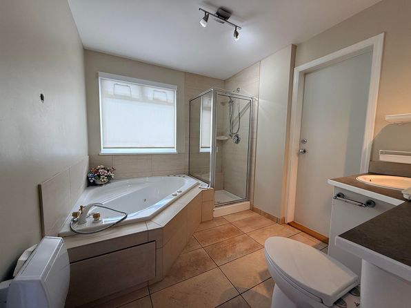 2 bedroom rental in West Vancouver — photo 10