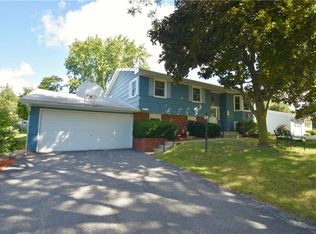 201 Red Lion Rd, Henrietta, NY 14467