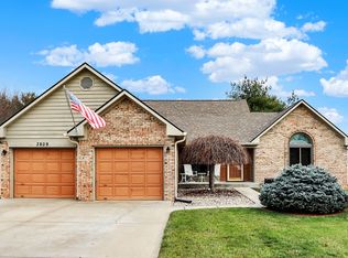 3809 S Eland Dr, New Palestine, IN 46163