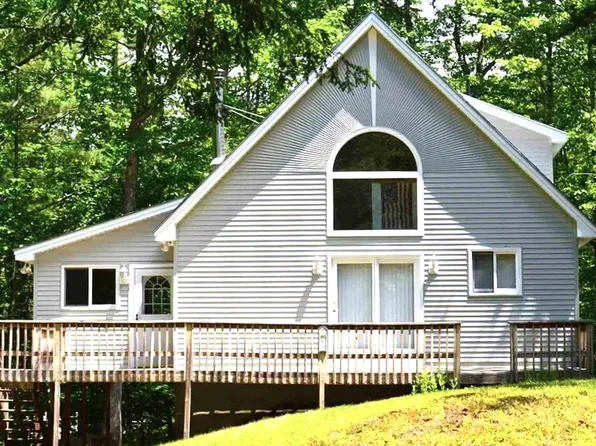 52 Geneve Street, Moultonborough, NH 03254