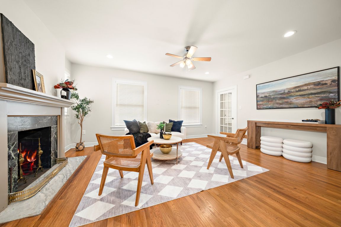 next background image