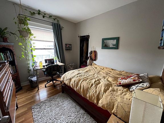 5th image of 3614 N Wilton Ave #3S