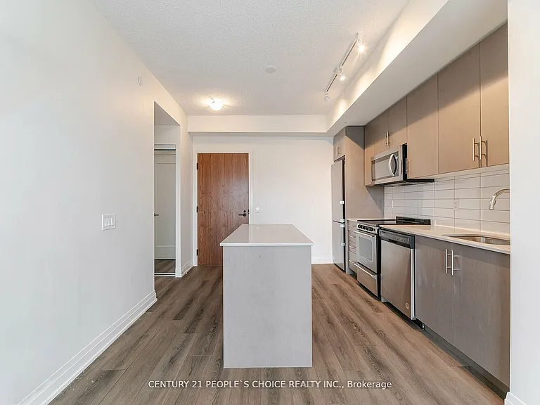 509 Dundas St W #711 — Photo 8
