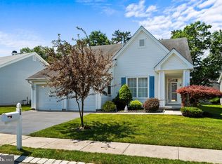 26 Fountain View Dr, Barnegat, NJ 08005