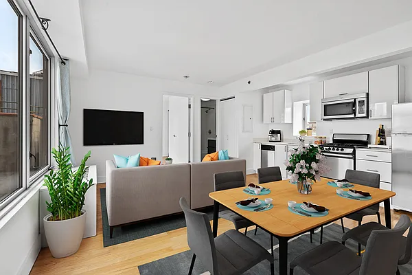 Rented by Glenmark Realty | media 4