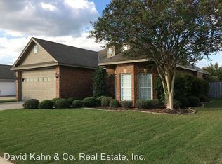 8955 Abingdon Pl, Montgomery, AL 36117