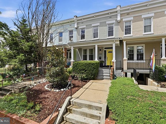 4th image of 1710 3rd St NE