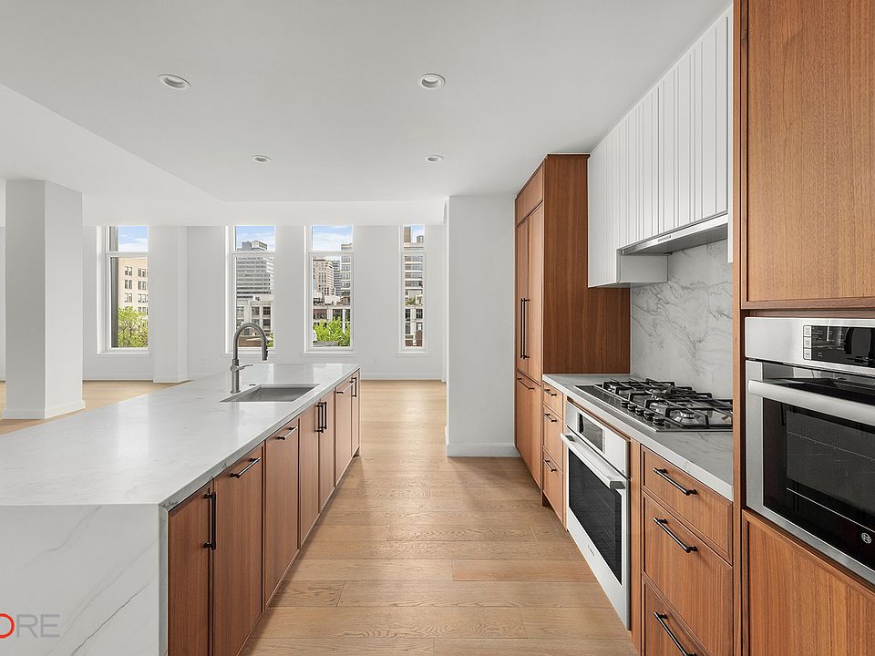 1st image of 150 Barrow St Penthouse B