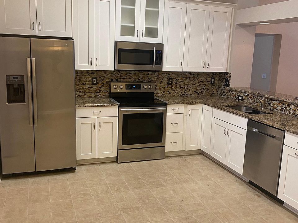 2nd image of 243 Dover Bluff Dr
