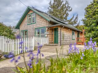15 SW Cottage St, Newport, OR 97365