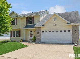 707 E 13th Avenue Ct, Coal Valley, IL