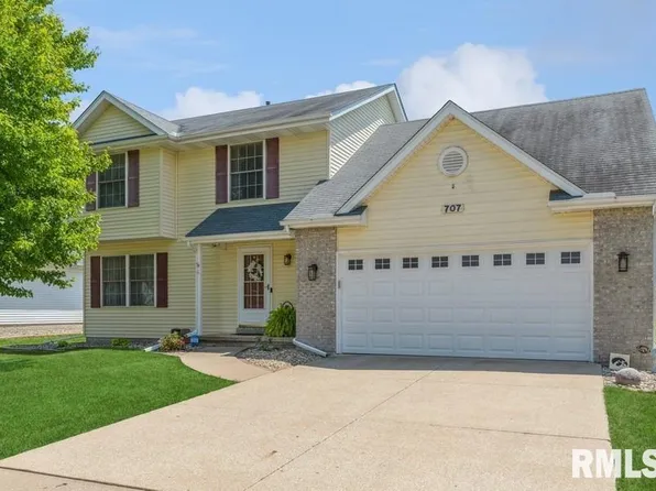 707 E 13th Avenue Ct, Coal Valley, IL 61240