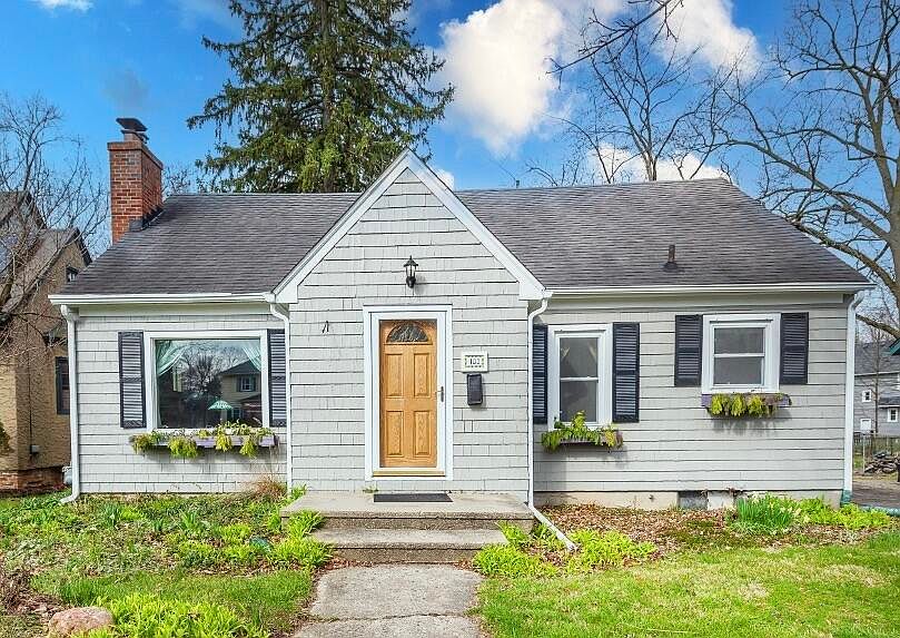 1st image of 103 N Wallace Blvd