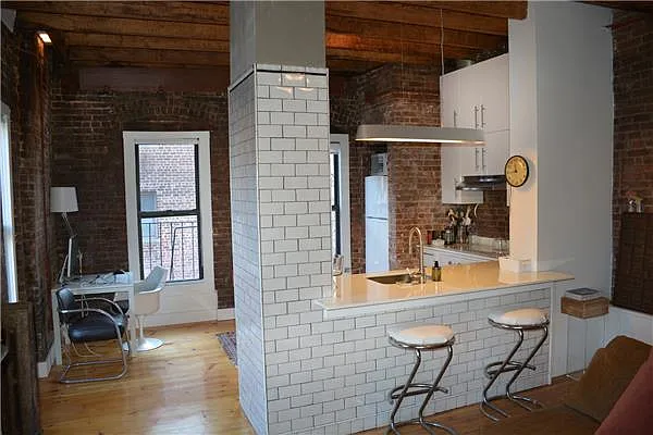 Sold by R New York | media 14