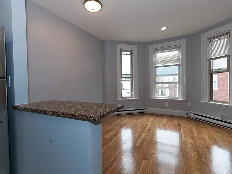 6 Moreland St #3 — Photo 3