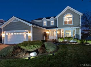 1035 Stone Creek Cir, Crystal Lake, IL 60014