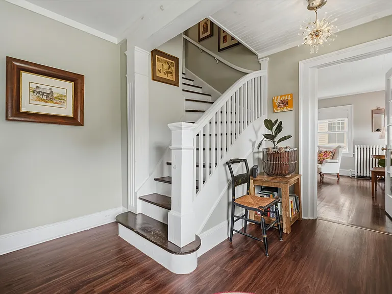 108 Hooker Ave — Photo 5