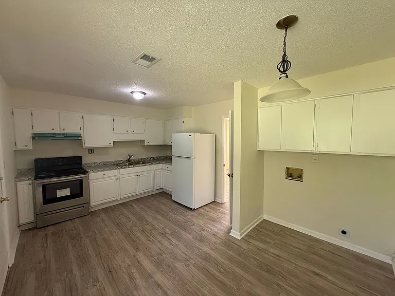 348 Schley Cir — Photo 12