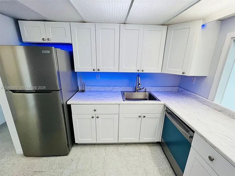 200 172nd St #416 — Photo 5