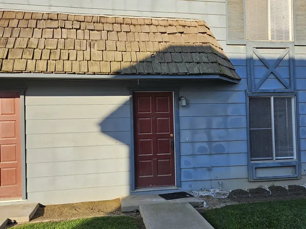 96 Faun Ln Unit A, Lemoore, CA 93245