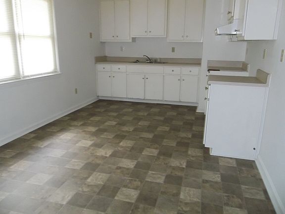 Large kitchen/dining room