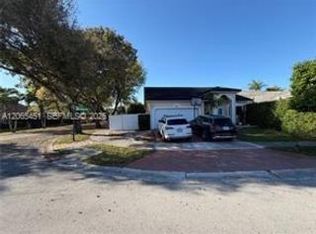 9102 NW 148th St, Miami Lakes, FL 33018