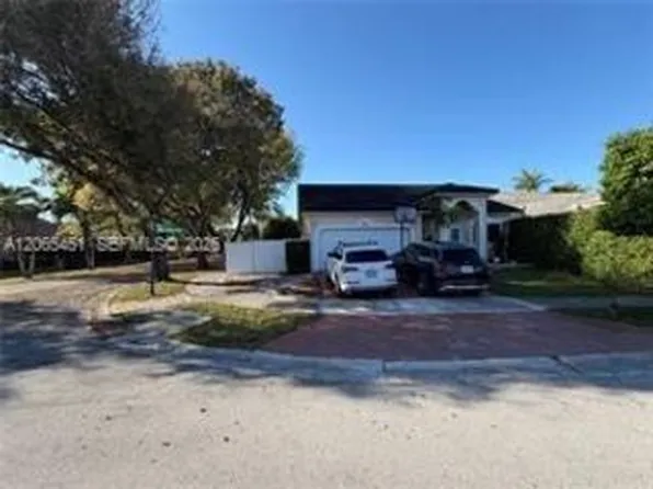 9102 NW 148th St, Miami Lakes, FL 33018