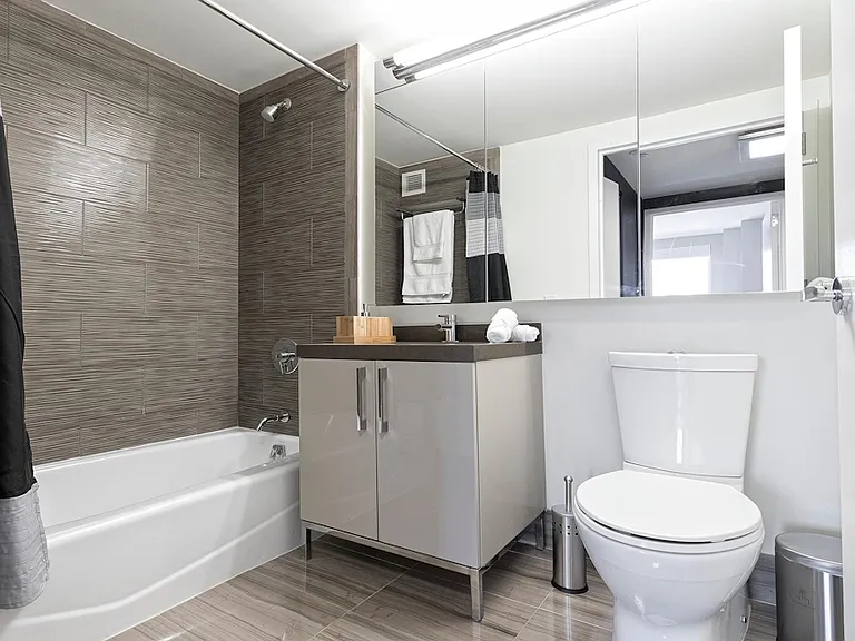 450 W 42nd St #26M — Photo 4
