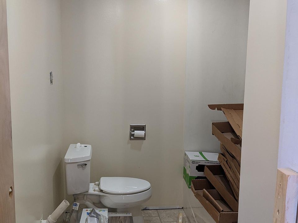 2nd image of 1811 Fallowfield Ave