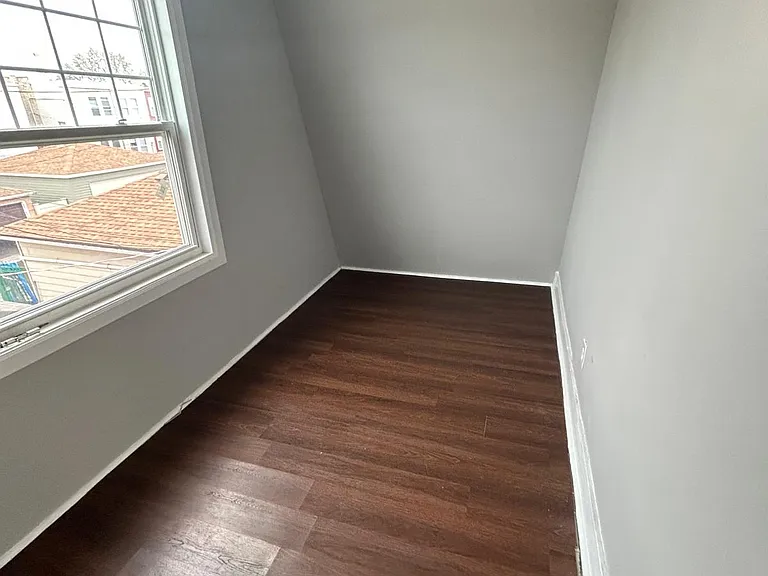 4819 W George St #2 — Photo 6