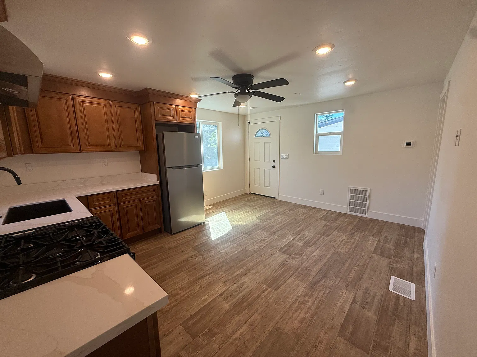 1 bed, 421 sqft, $2,500 — Photo 4