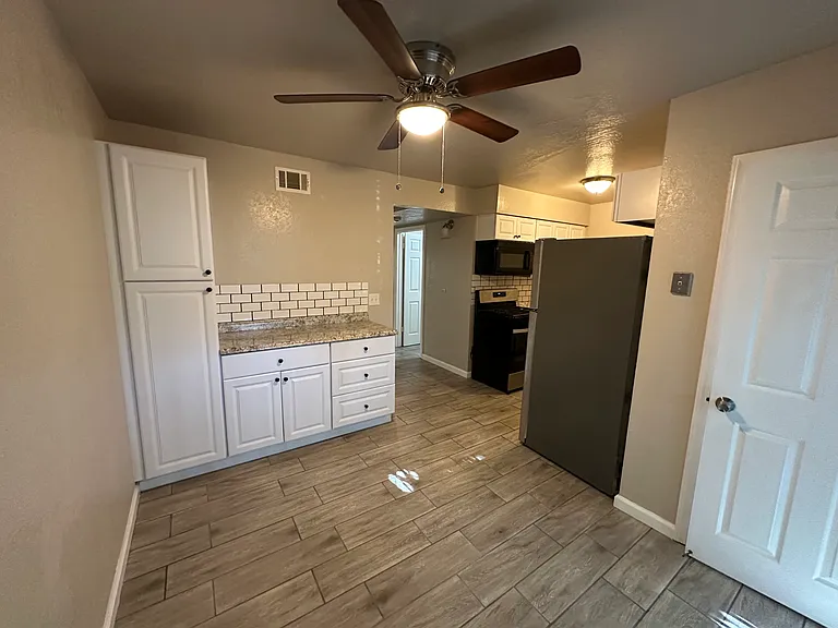 10273 Mills Station Rd #2 — Photo 7