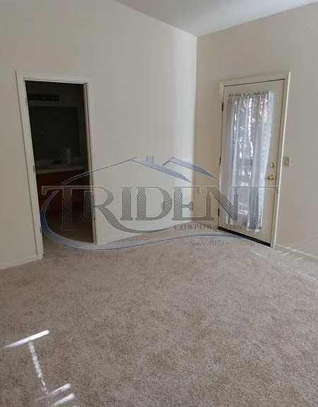 1902 Autumnwood Dr — Photo 7