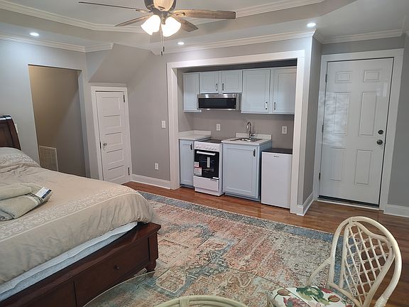 5th image of 10 Stephenson Ave #A