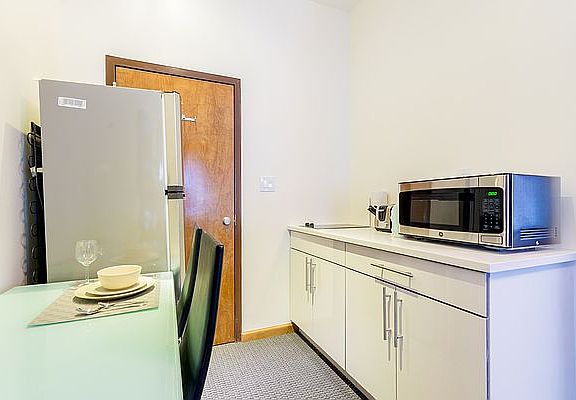 3rd image of 308 W 18th St #F