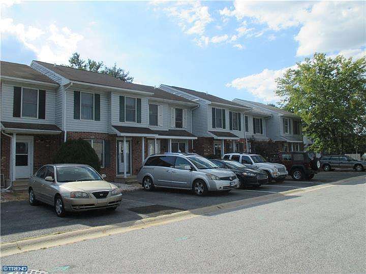 1st image of 26 E Perpen Ct