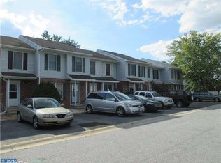 26 E Perpen Ct, Newark, DE 19702